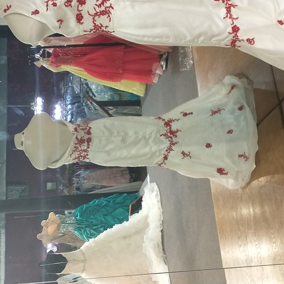 Red and white prom dress - Picture 2 of 9